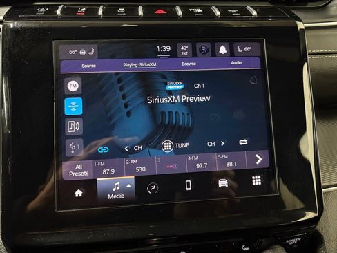 Used 2024 Jeep Grand Cherokee Altitude AWD/4WD image 19