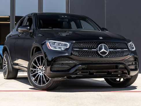 Used 2023 Mercedes-Benz GLC 300 4MATIC Coupe image 2