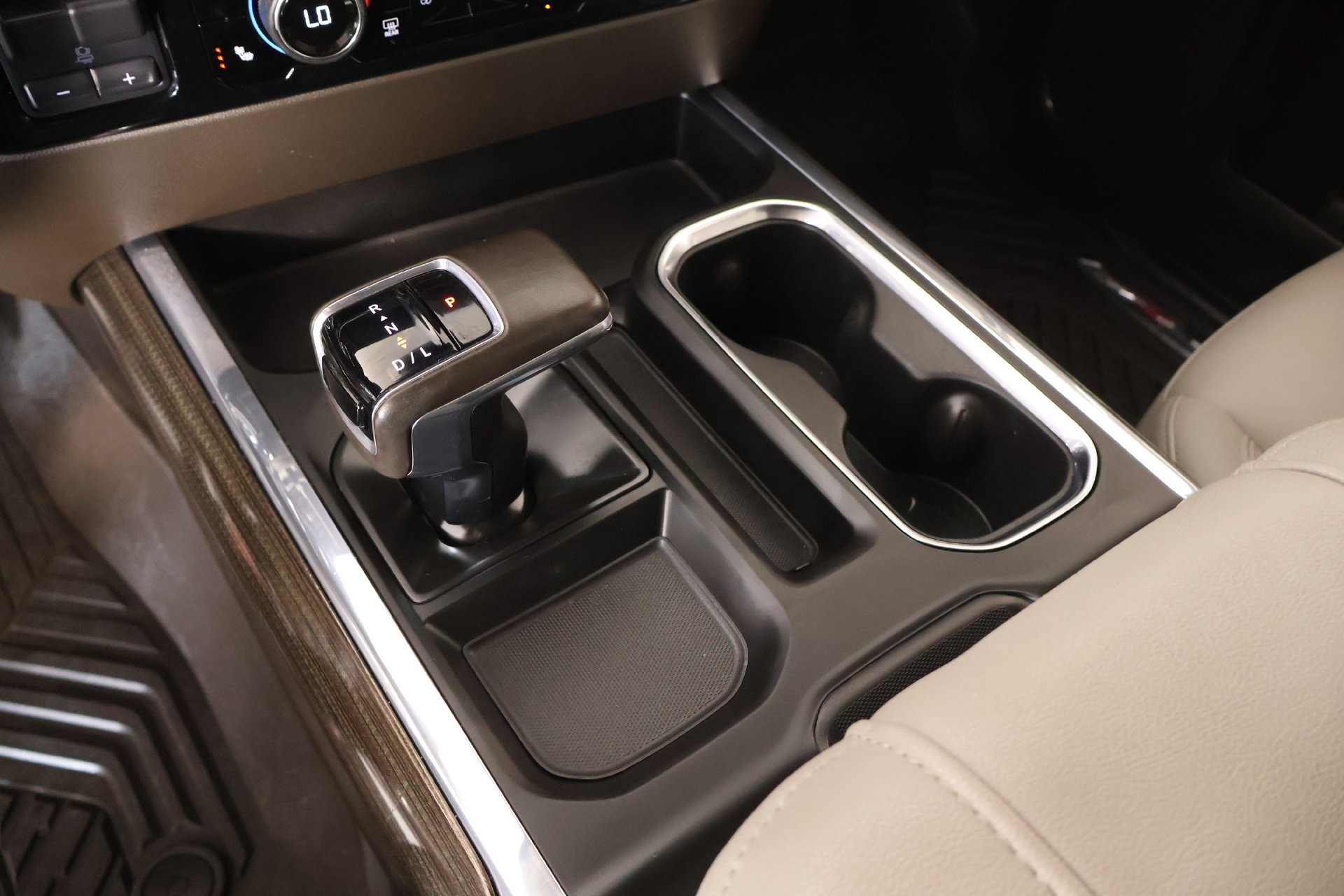 Used 2024 Chevrolet Silverado 1500 LT Trail Boss w/ Convenience Package II AWD/4WD image 8