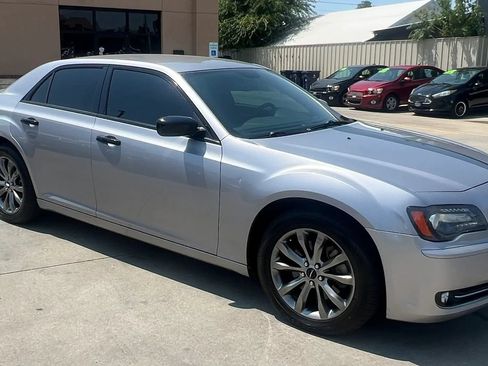 Used 2014 Chrysler 300 S AWD/4WD image 17