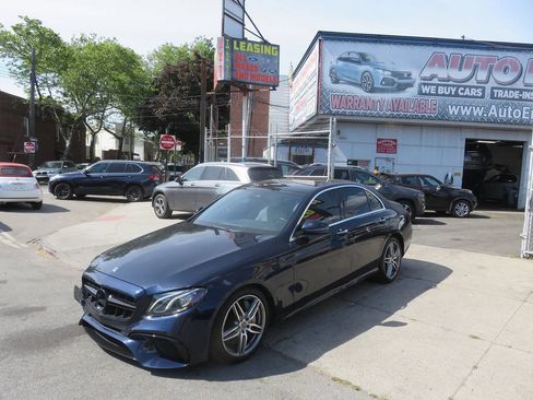 Used 2018 Mercedes-Benz E 300 4MATIC w/ Premium 1 Package image 2