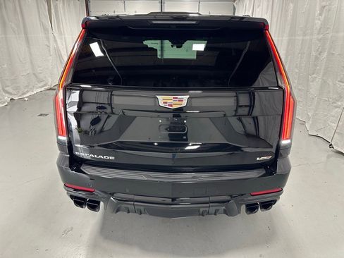 Used 2025 Cadillac Escalade V image 6