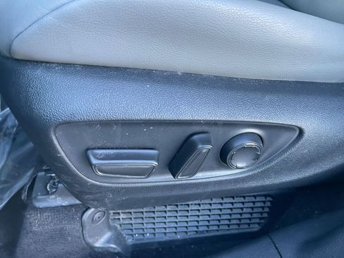 Used 2025 Toyota Sienna XLE image 25