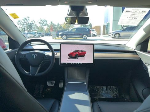 Used 2022 Tesla Model Y Performance image 17