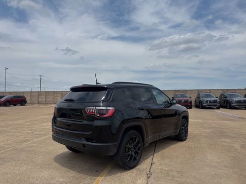 Used 2025 Jeep Compass Latitude w/ Altitude Special Edition AWD/4WD image 21
