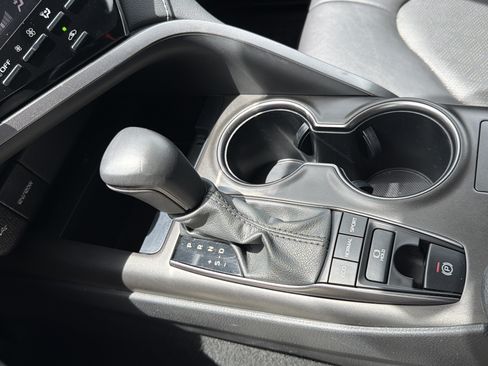 Certified 2023 Toyota Camry XSE FWD image 9
