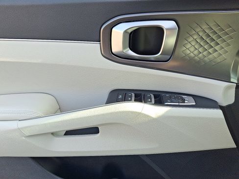 Used 2023 Kia Sorento EX image 11