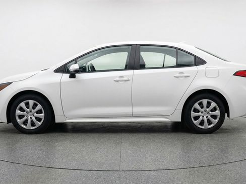 Used 2025 Toyota Corolla LE FWD image 5