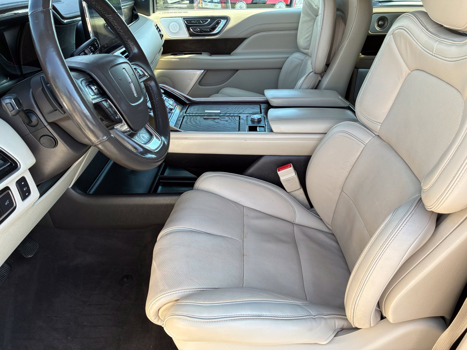 Used 2019 Lincoln Navigator L Reserve w/ Cargo Package AWD/4WD image 13