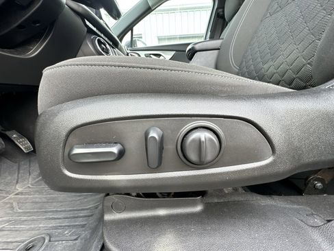 Used 2019 Chevrolet Blazer LT image 12