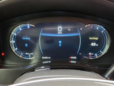 Used 2019 Cadillac Escalade Premium Luxury w/ Escalade Sport Edition image 23