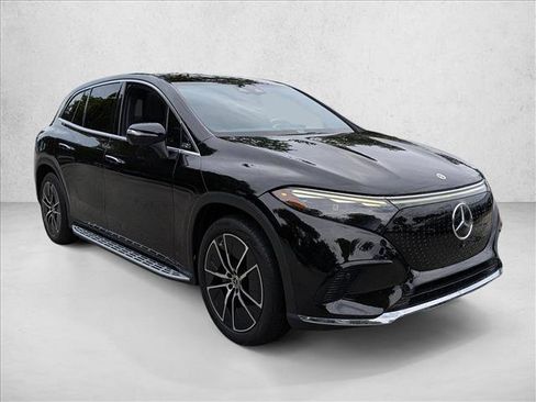 Used 2023 Mercedes-Benz EQS 450+ SUV image 3