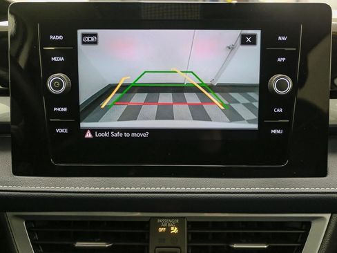 Used 2025 Volkswagen Taos SEL w/ Black Wheel Plus Package image 31