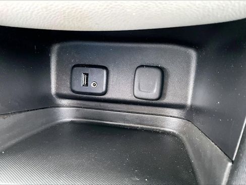 Used 2018 Chevrolet Equinox LS FWD image 35