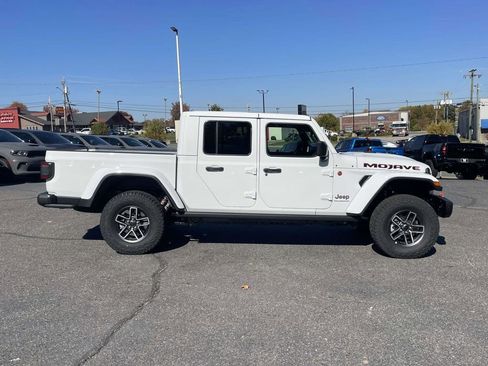 New 2026 Jeep Gladiator Mojave image 9