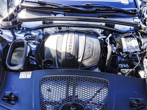 Used 2020 Porsche Macan image 28