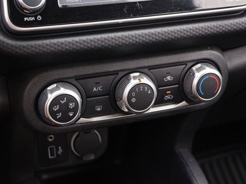 Used 2022 Nissan Kicks S FWD image 17