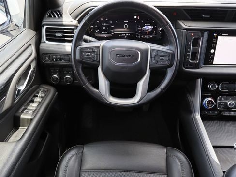 Used 2022 GMC Yukon XL Denali AWD/4WD image 24