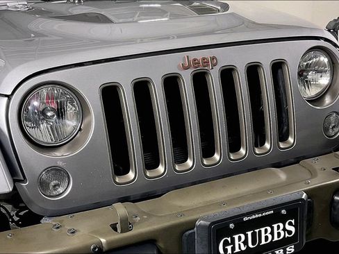 Used 2016 Jeep Wrangler Unlimited Sahara AWD/4WD image 35