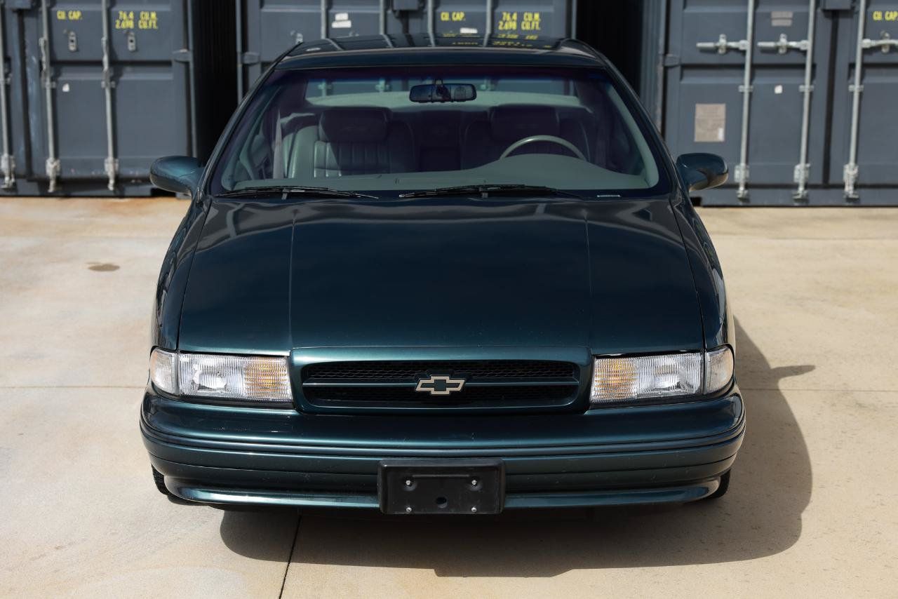 Used 1996 Chevrolet Caprice SS RWD image 17