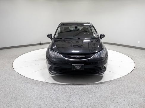 Used 2020 Chrysler Voyager LX FWD image 29