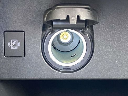 New 2025 Nissan Versa SV w/ Trunk Package image 29