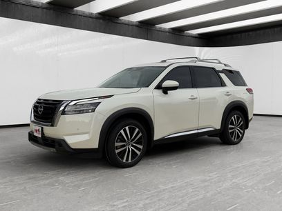 Used 2024 Nissan Pathfinder Platinum w/ Cargo Package