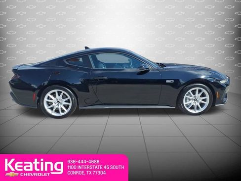 Used 2025 Ford Mustang GT Premium RWD image 4