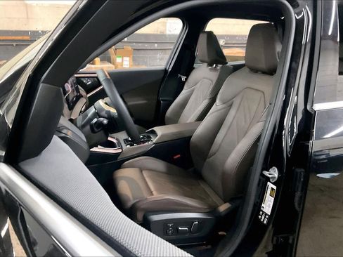 Used 2025 BMW X3 xDrive30i w/ Premium Package image 27