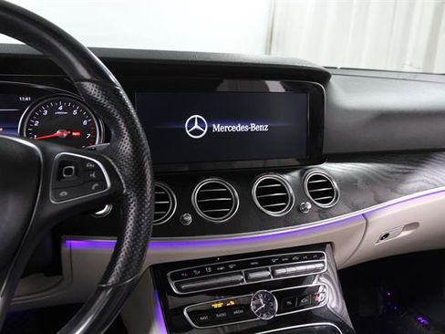 Used 2017 Mercedes-Benz E 300 4MATIC image 9