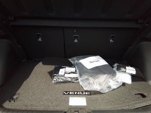 New 2025 Hyundai Venue SEL image 7