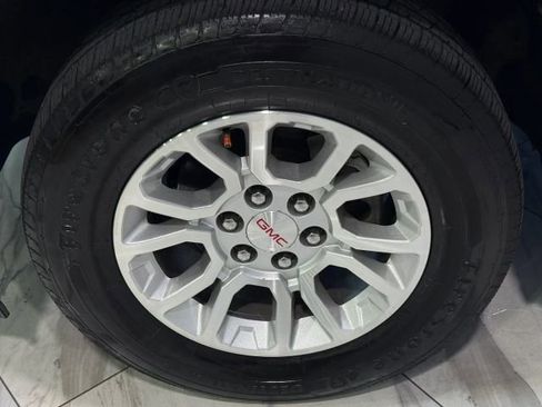 Used 2016 GMC Yukon SLE w/ Convenience Package image 31