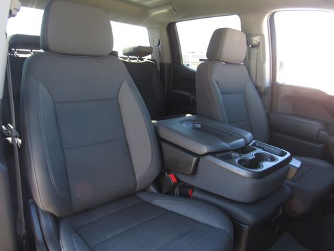 Used 2024 Chevrolet Silverado 1500 Custom Trail Boss w/ LPO, Dark Essentials Package image 11