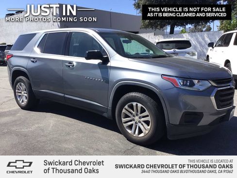 Used 2019 Chevrolet Traverse LS FWD image 1