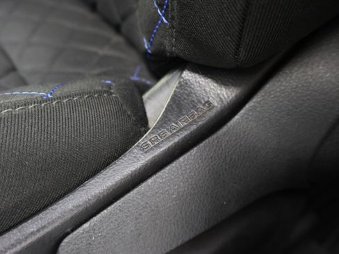 Used 2020 Toyota C-HR XLE FWD image 39