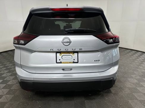 Certified 2025 Nissan Rogue S image 4