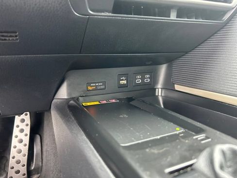 Used 2025 Toyota Camry SE FWD image 26