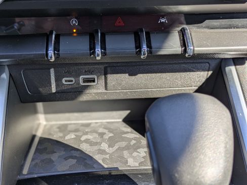 Used 2024 Chevrolet Colorado W/T w/ WT Convenience Package image 17