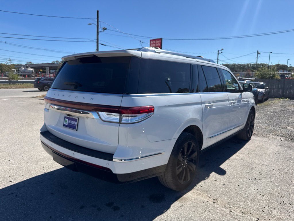 Used 2024 Lincoln Navigator L Reserve w/ Monochromatic Package AWD/4WD image 6