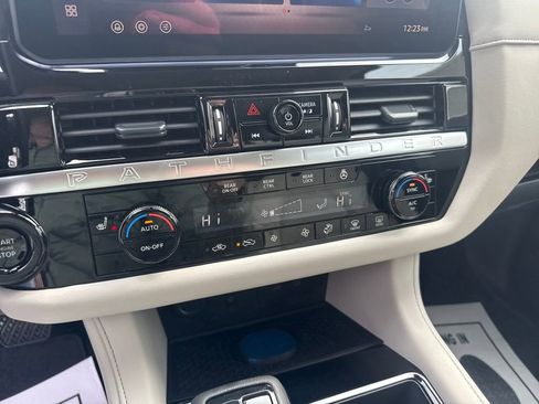 New 2026 Nissan Pathfinder SL FWD image 18