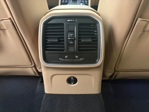 Certified 2026 Porsche Macan AWD/4WD image 47