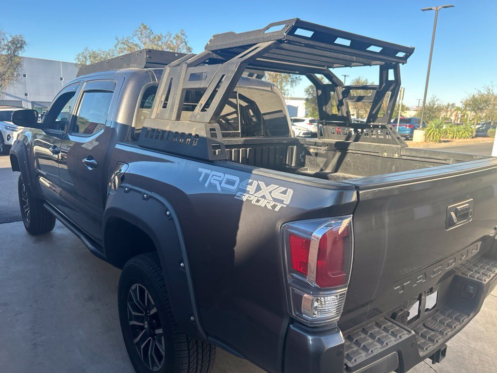 Used 2020 Toyota Tacoma TRD Sport w/ Technology Package AWD/4WD image 4