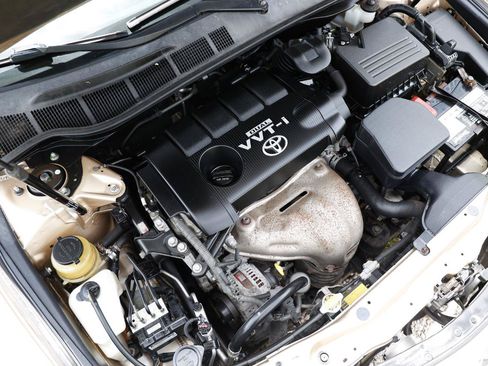 Used 2010 Toyota Camry LE FWD image 38