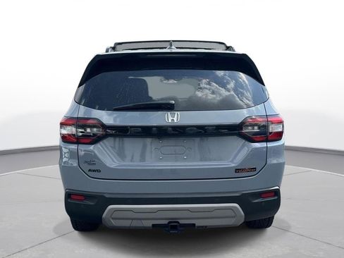 Used 2024 Honda Pilot TrailSport image 7