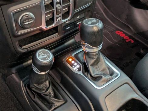 Used 2020 Jeep Wrangler Unlimited Sport AWD/4WD image 12