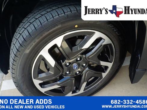 Used 2025 Subaru Forester Limited AWD/4WD image 10