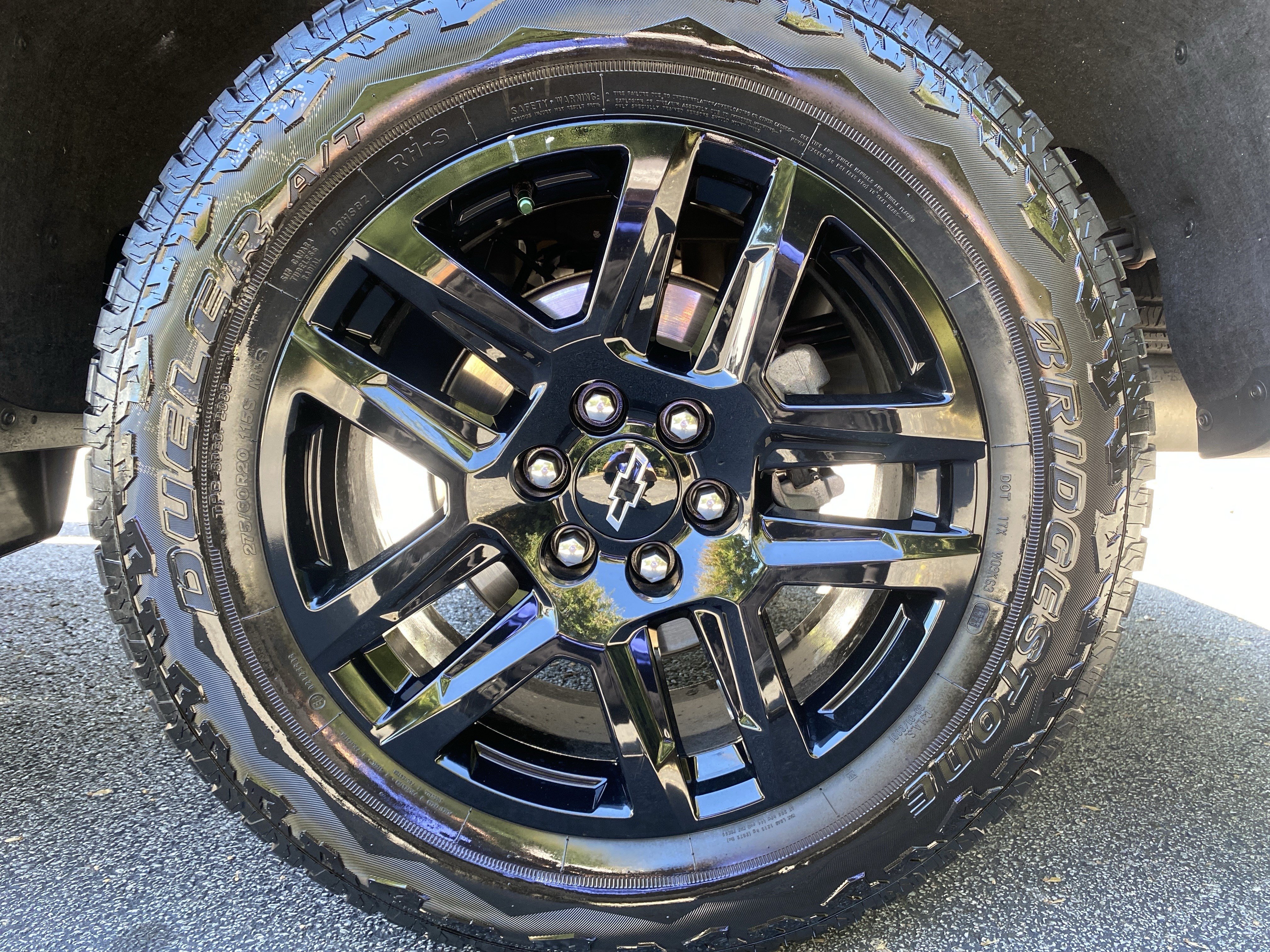 Used 2023 Chevrolet Silverado 1500 High Country w/ High Country Premium Package AWD/4WD image 21