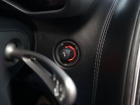 Used 2018 McLaren 570S Spider image 26