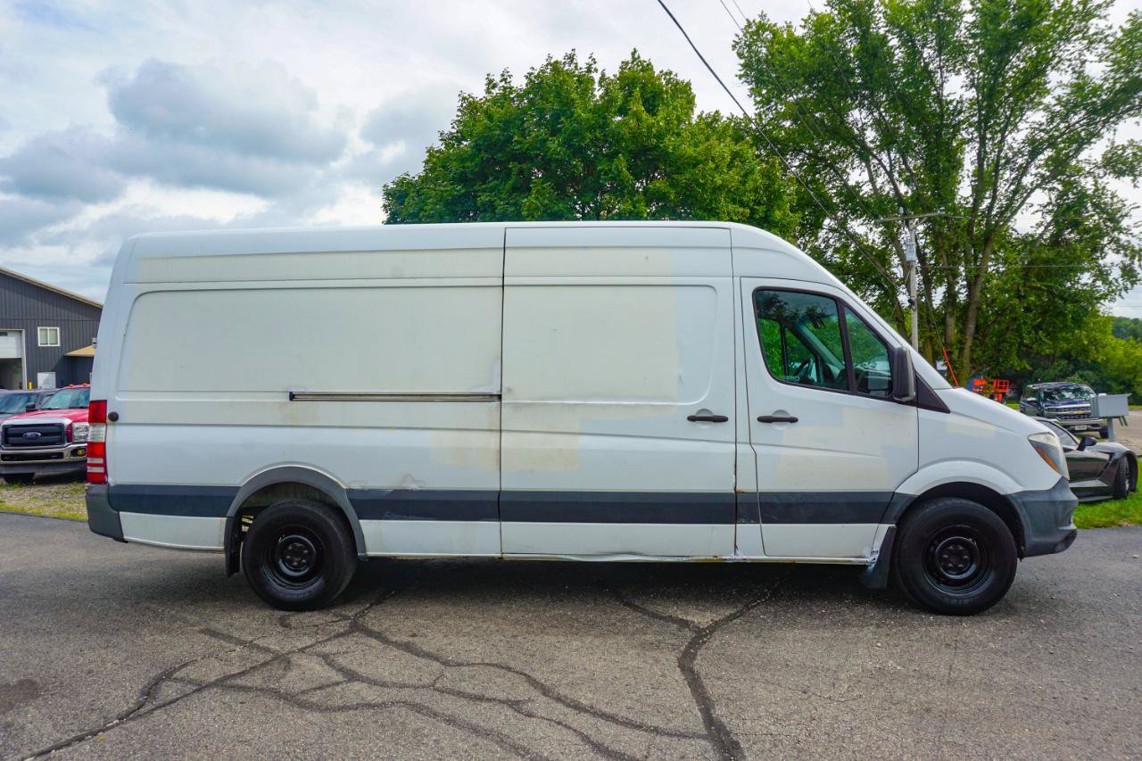 Used 2014 Mercedes-Benz Sprinter 2500 image 2