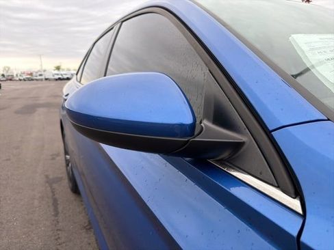 Used 2024 Volkswagen Jetta SE image 5